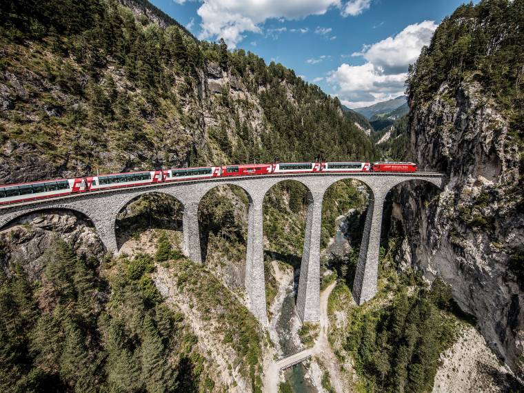 Glacier express © swiss-image.ch - Andrea Badrutt