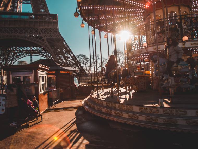 Paris, tour Eiffel, caroussel © Envato