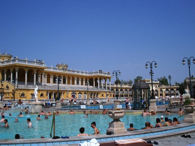 p81 Budapest - bains