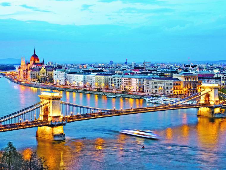 123. Budapest - © ollirg - Fotolia