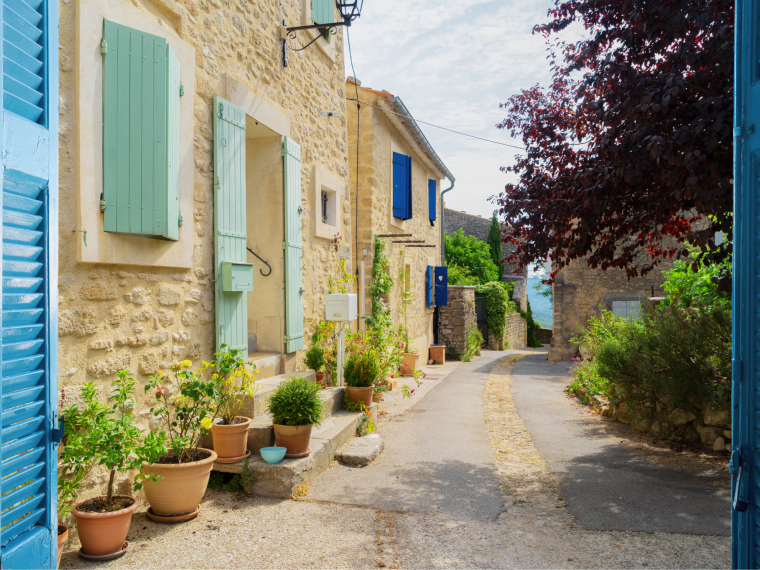 Provence rue © Envato