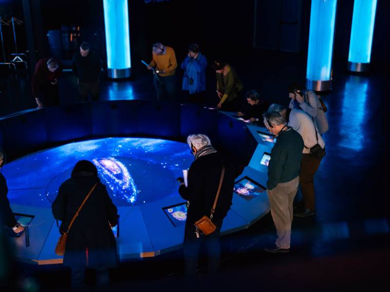 © Senior - Space Tour