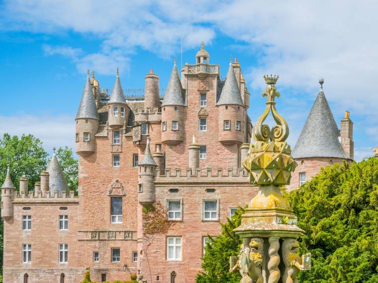 Glamis castle © AdobeStock_164484629