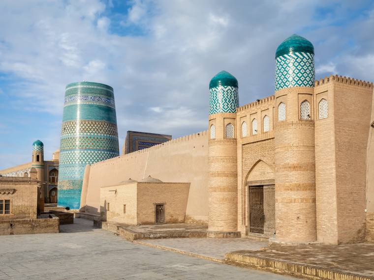 Porte de la citadelle Kunya-ark ©Envato