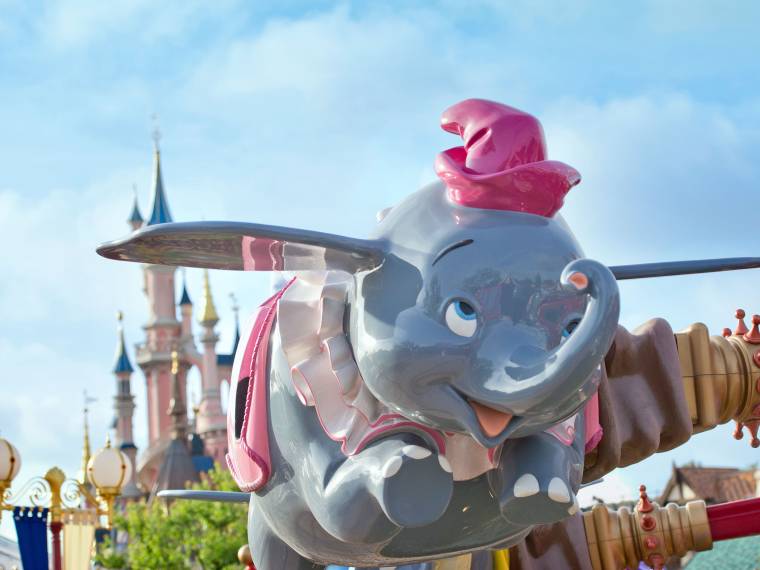 Attraction d’éléphants volants à Fantasyland - ©Disney