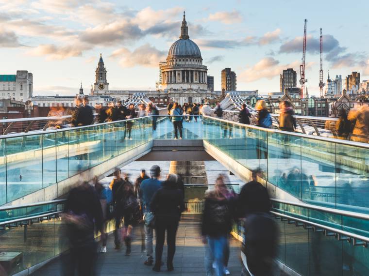 Londres, Millenium Bridge © Envato