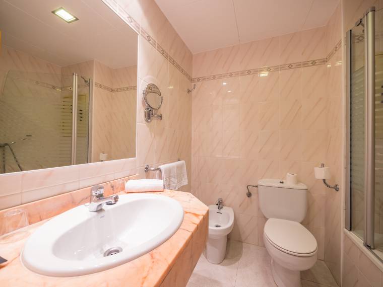 SALLE DE BAIN CH. FAMILIALE