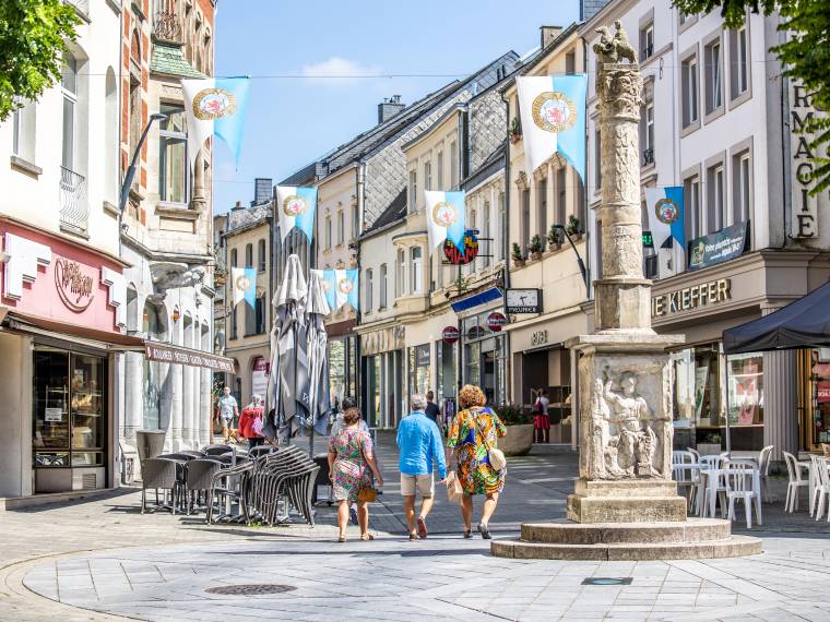 Olivier Bourgi-Balade estivale dans la ville Arlon © 00032896-WBT -