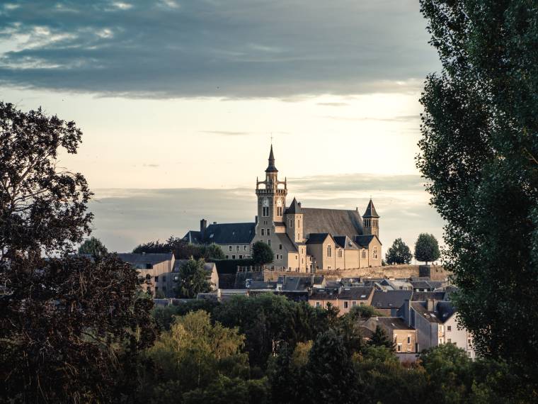 00022667-Benjamin de Rothstein-Arlon - Panorama - Eglise Saint Donat © WBT