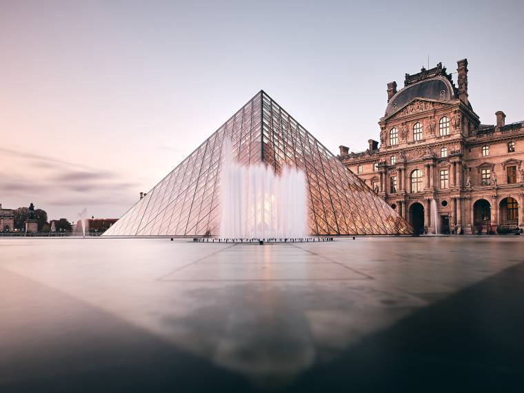 Paris, le Louvre © Envato